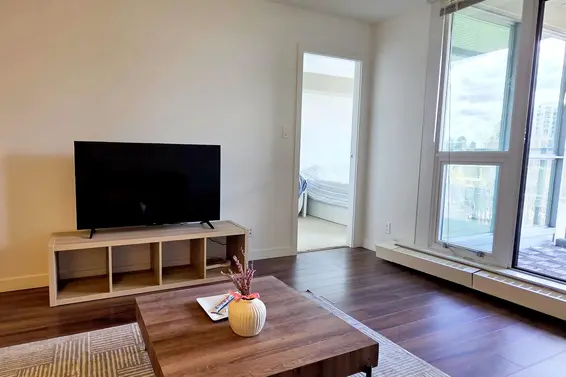 419 135 East 17th Street, North Vancouver For Sale - image 2