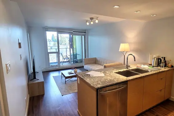 419 135 East 17th Street, North Vancouver For Sale - image 4