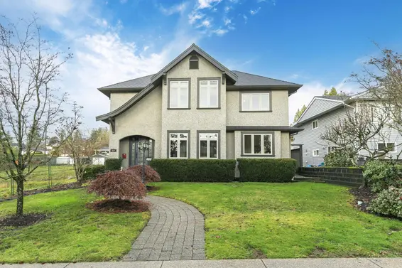 518 East 16th Street, North Vancouver