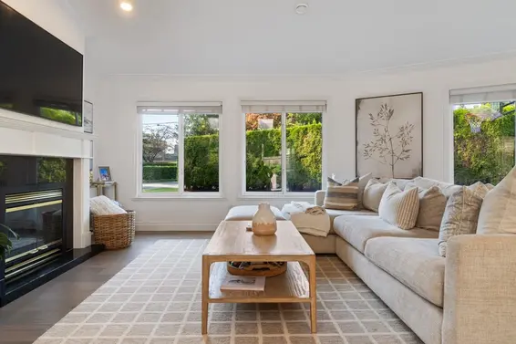 4168 Sunset Boulevard, North Vancouver For Sale - image 5