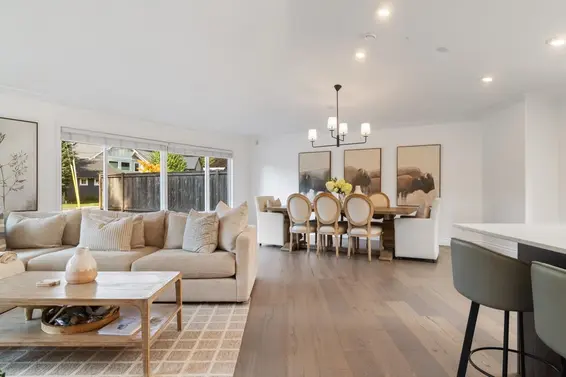 4168 Sunset Boulevard, North Vancouver For Sale - image 6