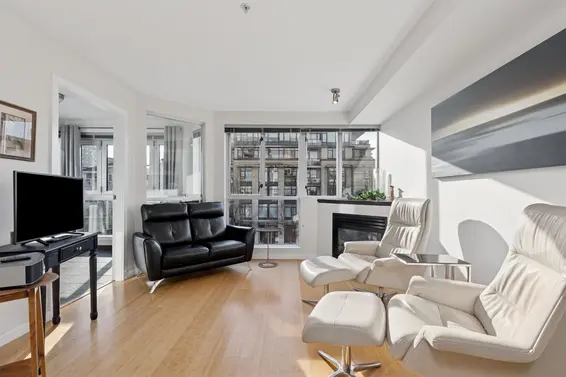 311 122 East 3rd Street, North Vancouver For Sale - image 3