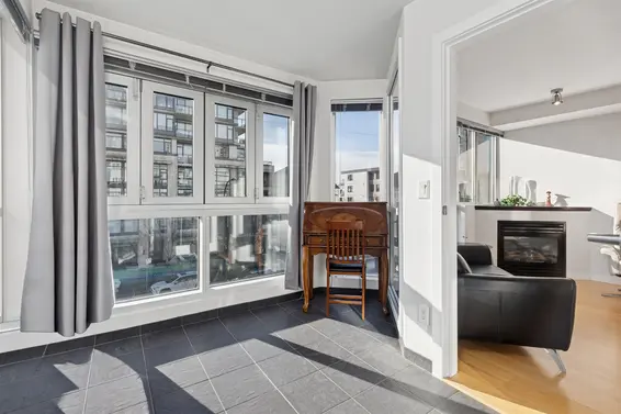 311 122 East 3rd Street, North Vancouver For Sale - image 4