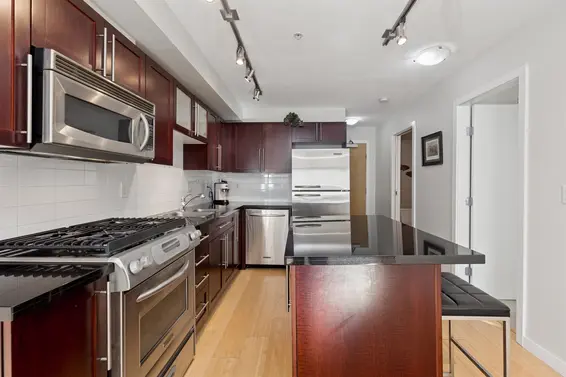 311 122 East 3rd Street, North Vancouver For Sale - image 9