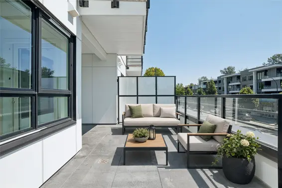 205 1616 Lloyd Avenue, North Vancouver