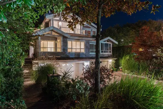 2517 Marine Drive, West Vancouver