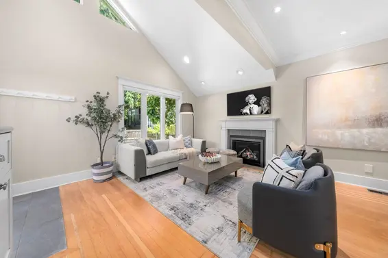 396 East Keith Road, North Vancouver For Sale - image 11