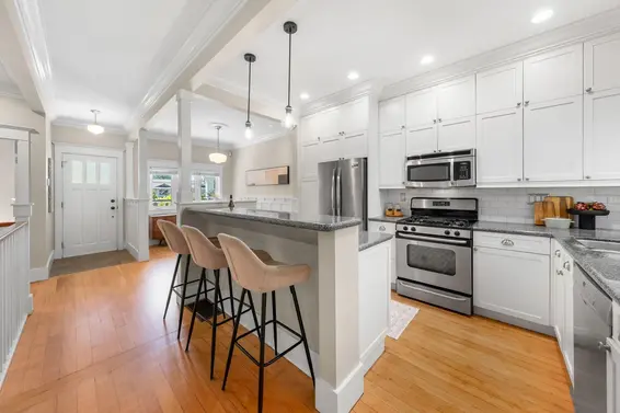 396 East Keith Road, North Vancouver For Sale - image 4
