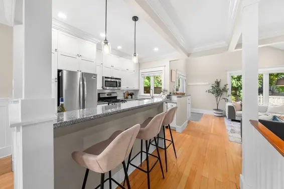 396 East Keith Road, North Vancouver For Sale - image 7