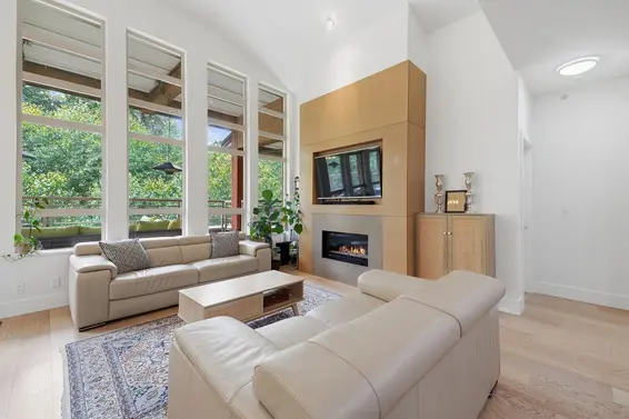 506 3606 Aldercrest Drive, North Vancouver For Sale - image 3
