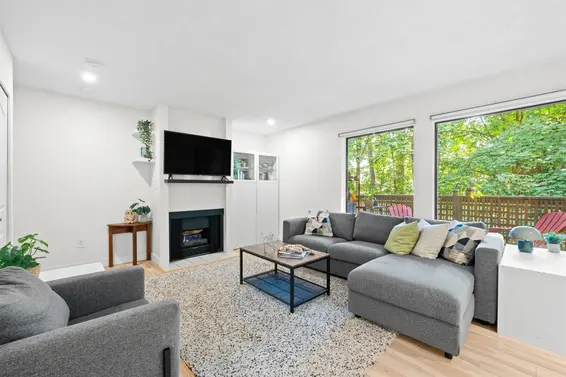 3192 Mountain Highway, North Vancouver