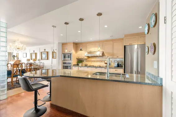 102 2274 Folkestone Way, West Vancouver For Sale - image 16