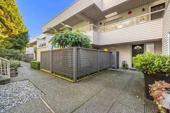 102 2274 Folkestone Way, West Vancouver For Sale - image 39