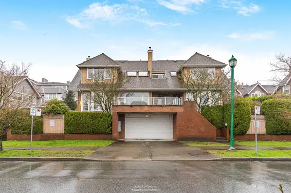 6 220 East Keith Road, North Vancouver