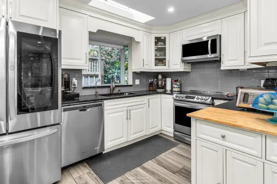 6 220 East Keith Road, North Vancouver For Sale - image 6