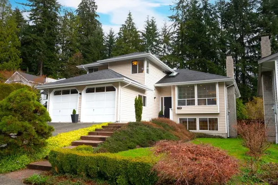 1716 Cascade Court, North Vancouver For Sale - image 2