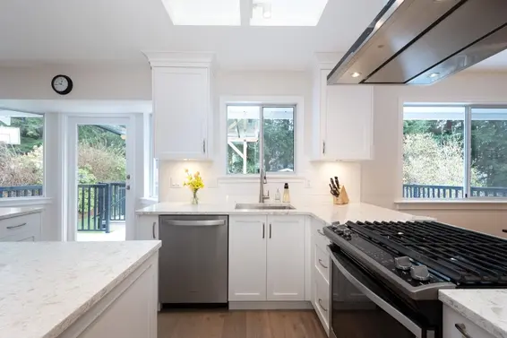 1716 Cascade Court, North Vancouver For Sale - image 4