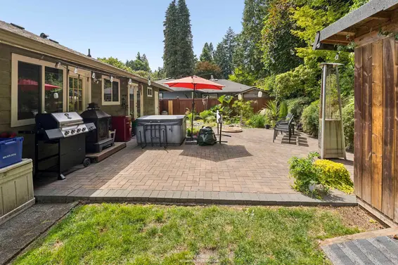 1525 Avonlynn Crescent, North Vancouver For Sale - image 23