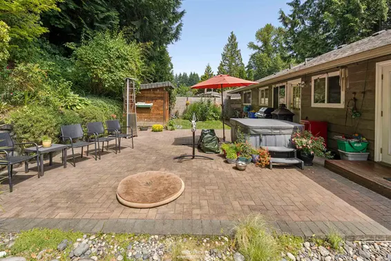 1525 Avonlynn Crescent, North Vancouver For Sale - image 25
