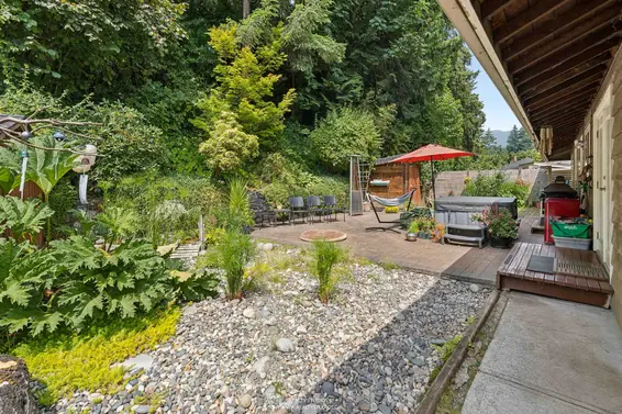 1525 Avonlynn Crescent, North Vancouver For Sale - image 27