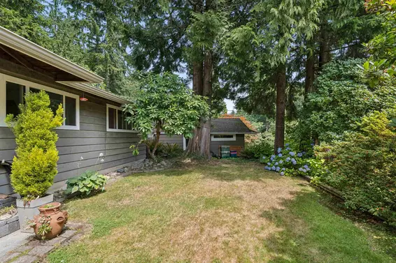 1525 Avonlynn Crescent, North Vancouver For Sale - image 28
