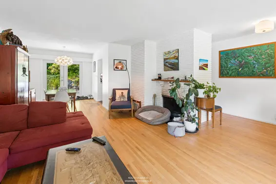 1525 Avonlynn Crescent, North Vancouver For Sale - image 5