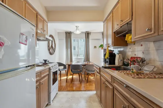 205 1750 Esquimalt Avenue, West Vancouver For Sale - image 14