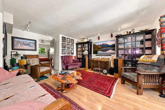 950 Tollcross Road, North Vancouver For Sale - image 22