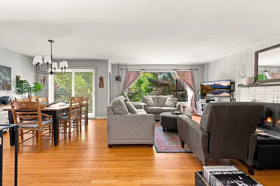 950 Tollcross Road, North Vancouver For Sale - image 3