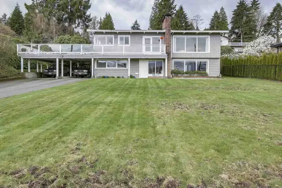 921 Roslyn Boulevard, North Vancouver