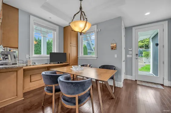 1287 Gordon Avenue, West Vancouver For Sale - image 11