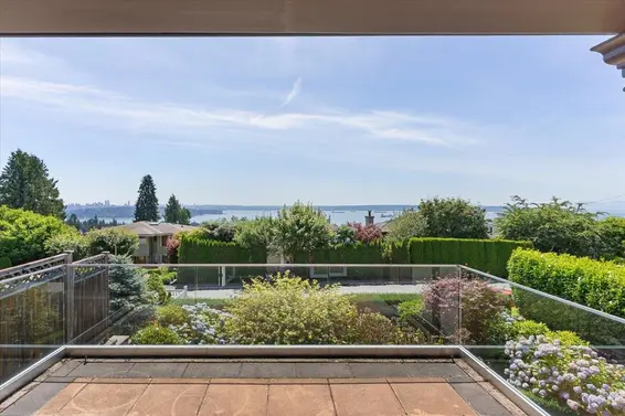 2171 Queens Avenue, West Vancouver For Sale - image 14