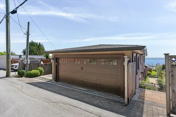 2171 Queens Avenue, West Vancouver For Sale - image 40