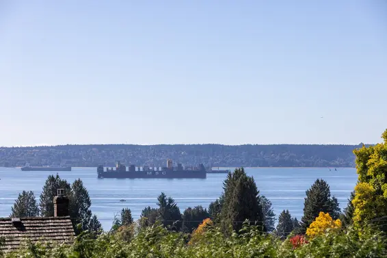 2484 Ottawa Avenue, West Vancouver For Sale - image 2