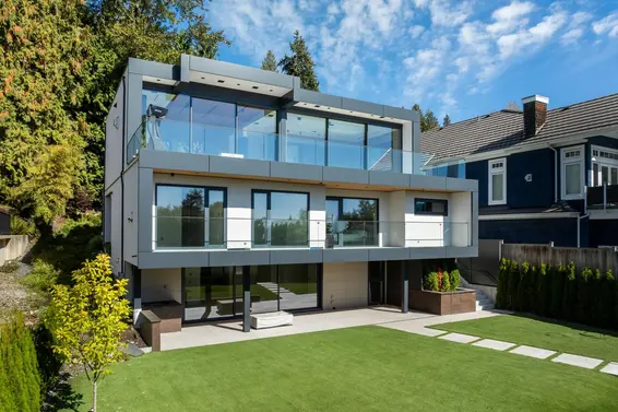 2484 Ottawa Avenue, West Vancouver For Sale - image 4