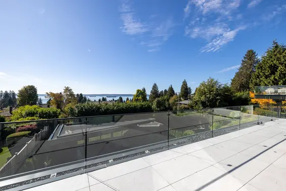 2484 Ottawa Avenue, West Vancouver For Sale - image 8