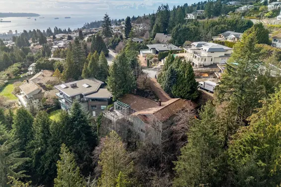 1448 Sandhurst Place, West Vancouver For Sale - image 2