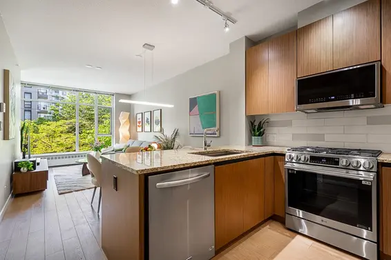 202 135 West 2nd Street, North Vancouver For Sale - image 2
