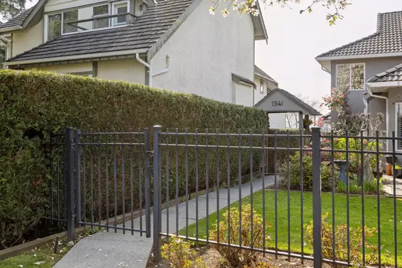 1541 Mahon Avenue, North Vancouver For Sale - image 2