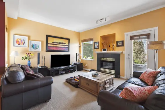 1541 Mahon Avenue, North Vancouver For Sale - image 3