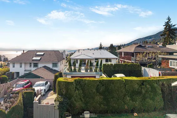 1405 20th Street, West Vancouver For Sale - image 30