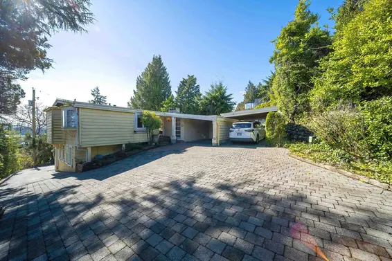 825 8th Street, West Vancouver For Sale - image 2