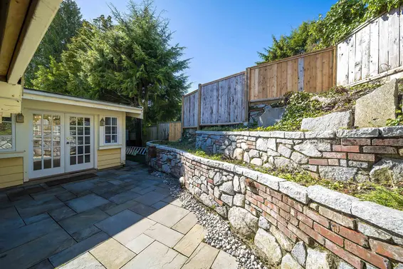 825 8th Street, West Vancouver For Sale - image 3