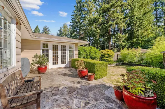 2000 Lloyd Avenue, North Vancouver For Sale - image 1