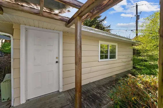 2000 Lloyd Avenue, North Vancouver For Sale - image 19