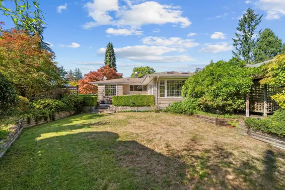 2000 Lloyd Avenue, North Vancouver For Sale - image 22