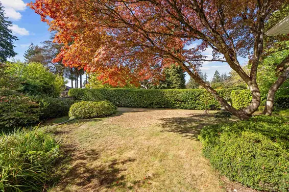 2000 Lloyd Avenue, North Vancouver For Sale - image 23