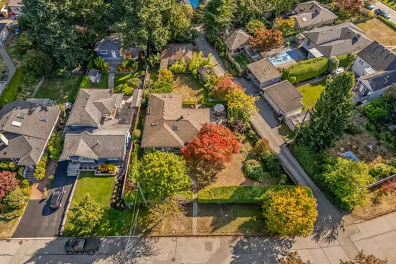 2000 Lloyd Avenue, North Vancouver For Sale - image 28