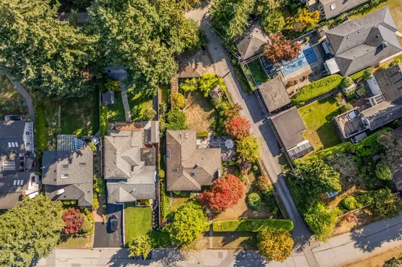 2000 Lloyd Avenue, North Vancouver For Sale - image 29