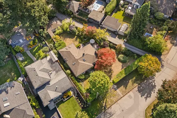 2000 Lloyd Avenue, North Vancouver For Sale - image 30